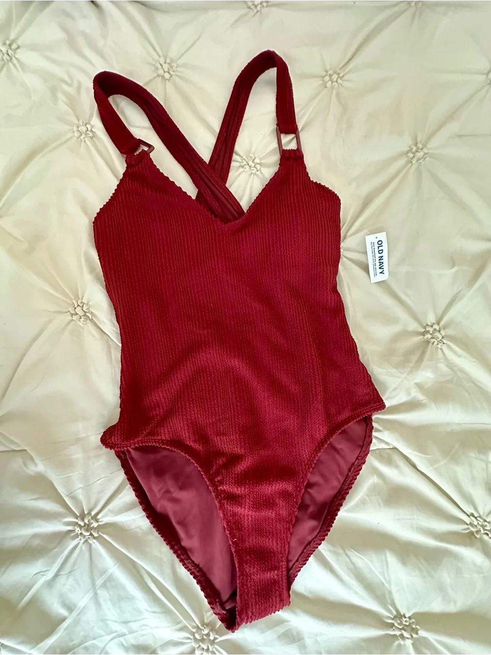✨ Old Navy Red Textured One Piece Swimsuit NWT Size M Resort Chic Style